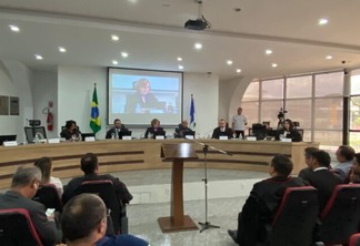 O pleno do Tribunal Regional Eleitoral no julgamento da ação de Denarium nesta segunda-feira (Foto: Lucas Luckezie/FolhaBV)