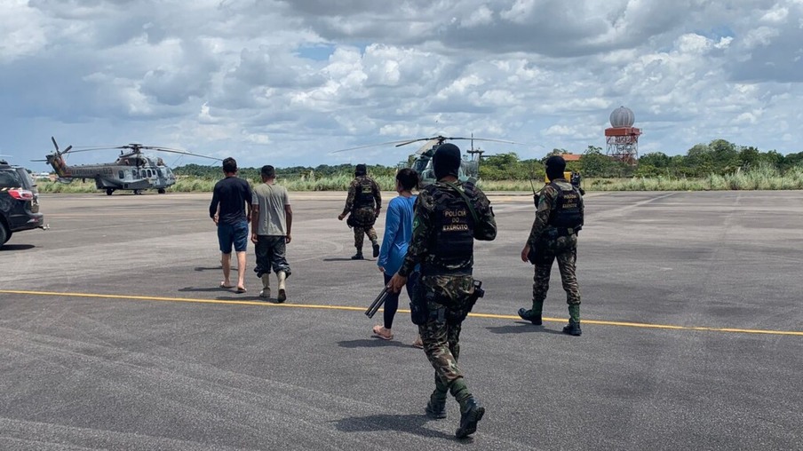 Garimpeiros presos neste sábado foram levados para a Polícia Federal (Foto: Divulgação)