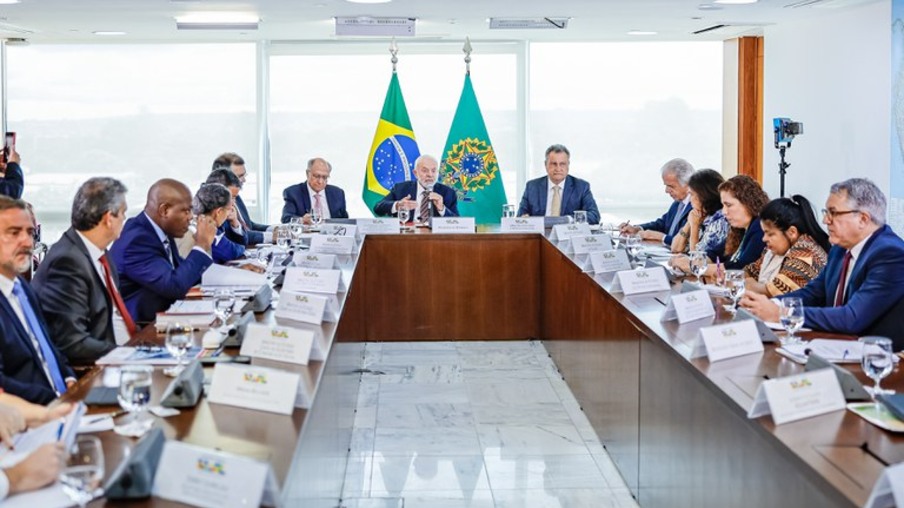 Presidente Lula, vice-presidente Geraldo Alckmin e ministros discutem criação da Casa de Governo em Roraima  (Foto: Ricardo Stuckert/PR)