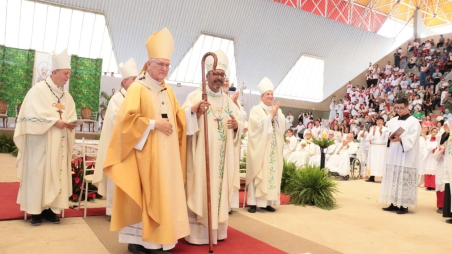 Ordenação episcopal foi celebrada pelo cardeal da Amazônia, Dom Leonardo Urich Steiner. (Foto: Nilzete Franco/FolhaBV)