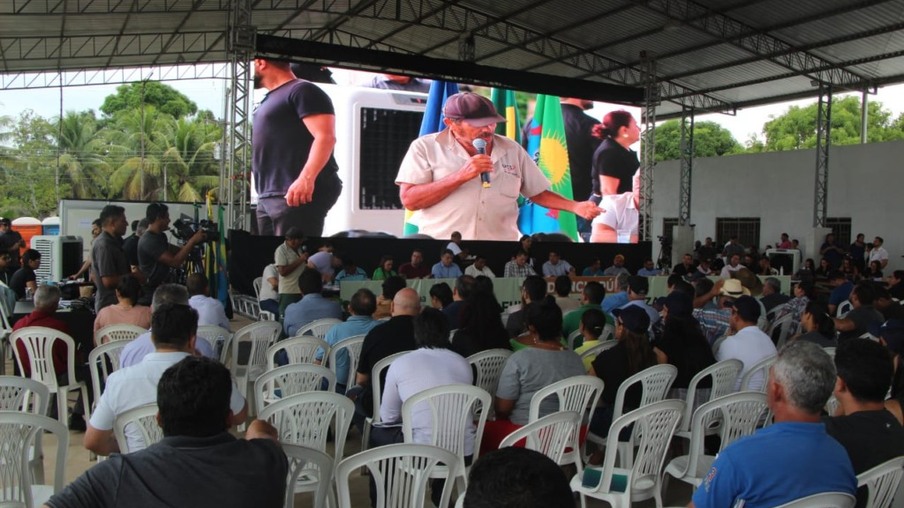 Audiência Pública ocorreu nesta quinta-feira, 9, em Caroebe (Foto: Wenderson Cabral/FolhaBV)