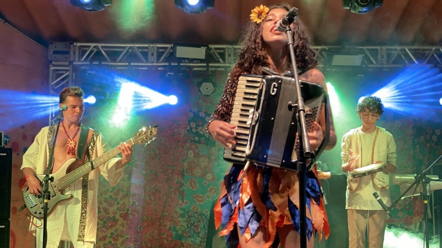 Após seu show, Anne recebeu inúmeros convites para se apresentar em palcos de forró em São Paulo, Florianópolis e no Ceará. Foto: Arquivo pessoal.