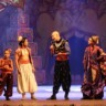 O espetáculo promete uma experiência inesquecível, com interpretações cativantes dos protagonistas Aladdin, Princesa Jasmine e o Génio da Lâmpada (Foto: Divulgação)