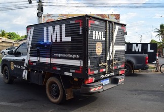 O IML esteve no local para remover o corpo da vítima (Foto: Arquivo)