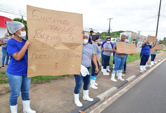Os funcionários fizeram manifestação em frente ao HGR nesta segunda-feira, 13 (Foto: Nilzete Franco/FolhaBV)
