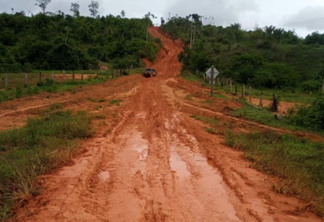 Situação da vicinal da vila Trairão em período chuvoso (Foto: Arquivo pessoal)