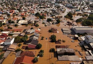 Chuva, inundação, destruição e mortes