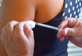 As doses da vacina contra a gripe passaram a ser disponibilizadas a toda população nesta segunda-feira (Foto: Arquivo FolhaBV)
