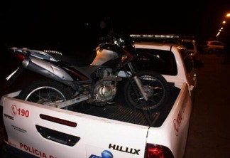 A motocicleta foi encaminhada no 5º Distrito Policial para ser devolvida a proprietária ao final dos procedimentos - Foto: Aldenio Soares