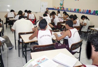 No Brasil a maioria das escolas permanece fechada e sem previsão sequer de quando vão reabrir (Foto: Arquivo FolhaBV)