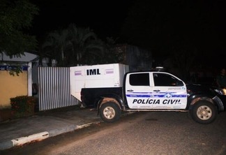 O corpo da vítima foi removido ao IML - Foto: Aldenio Soares
