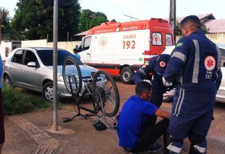 O ciclista foi atendido pelo Samu e liberado no local - Foto: Aldenio Soares