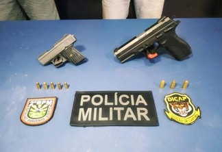 A dupla e as armas foram apresentados no 5º DP - Foto: Aldenio Soares