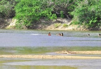 O rio Cauamé fica localizado ás margens da BR-174 (Foto: Arquivo FolhaBV)