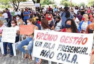 Raimunda Batista do Vale, a mãe da professora Cláudia Regina, apelou para a sensibilidade da prefeita (Foto: Nilzete Franco/FolhaBV)