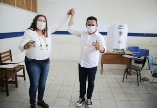 Ottaci e Lenir votaram pela manhã de hoje na Uerr e na Escola Gonçalves Dias