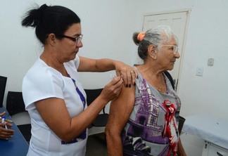 Idosos fazem parte da primeira etapa de vacinação (Foto: Nilzete Franco/FolhaBV)