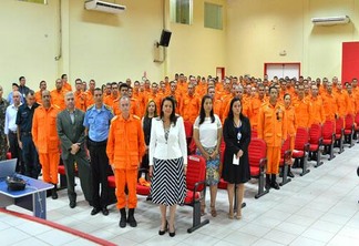 Governadora Suely Campos conduziu solenidade no Quartel do Comando-Geral do Corpo de Bombeiros (Foto: Divulgação)