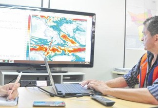 Secretário executivo da Defesa Civil, coronel Cleudiomar Ferreira: previsões meteorológicas não são animadoras (Foto: Rodrigo Sales)