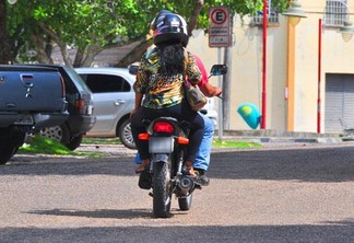Atuação de motos como táxi não é autorizada pela Prefeitura de Boa Vista (Foto: Rodrigo Sales)