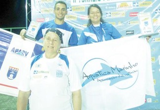 O nadador Eduardo Amorim (esq.), da Apabv, a técnica Astréa Teca Marinho (dir.), da Aquática Marinho, e a presidente da Fedar, Gilda Hupsel (Foto: Divulgação/Ilustração 2014)