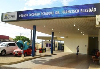 A vítima foi socorrida e levada ao Pronto Socorro Francisco Elesbão, no Hospital Geral de Roraima (Foto: Nilzete Franco/Folha BV)