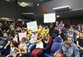 Sessão da ALE desta terça-feira, 4, também ficou marcada pela divisão de opiniões sobre o uso de recursos do Iperr (Foto: Pedro Barbosa/Folha BV)