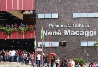 No palácio da Cultura, o atendimento teve início às 7h30 da manhã. (Foto: Priscilla Torres/ Folha BV)