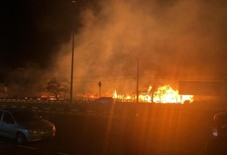 O incêndio causou pânico nos moradores do bairro Caçari. (Foto: Divulgação)