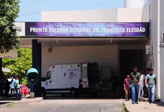 Feridos mais graves em confrontos em Santa Elena estão sendo levados para o HGR (Foto: Diane Sampaio/Folha BV)