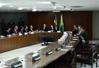 Jair Bolsonaro (PSL) recebeu integrantes da bancada federal de Roraima para anunciar início das obras do Linhão de Tucuruí (Foto: Divulgação)
