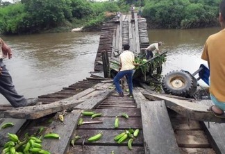 Em julho de 2018, uma ponte no município caiu durante a travessia de um trator (Foto: Divulgação)