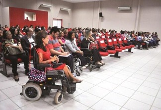 1º seminário discute problemas de acessibilidade na capital e municípios à população com deficiência (Foto: Diane Sampaio/FolhaBV)