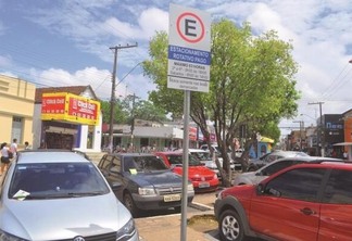 Implantação do estacionamento Zona Azul está suspensa mais uma vez por decisão judicial. (Foto: Diane Sampaio/FolhaWeb)