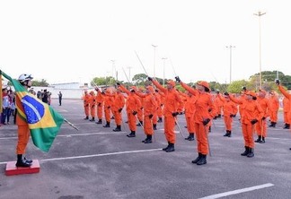 Um total de 33 oficiais e 82 praças do quadro de combatentes e complementares do Corpo de Bombeiros Militar de Roraima foram promovidos (Foto: Fernando Oliveira/SecomRR)