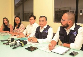 A equipe da Secretaria de Saúde (Sesau) falando da novidade do Plano Estadual de Contingência do Coronavírus (Foto: Nilzete Franco/Folha BV)