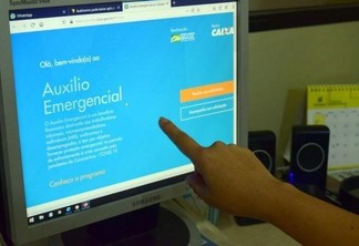 Com o auxílio de aplicativo, site auxilio.caixa.gov.br e central telefônica exclusiva 111, os beneficiados podem ter acesso ao auxílio (Foto: Nilzete Franco/FolhaBV)