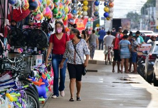 A população tem se questionado sobre o funcionamento do comércio nessas datas (Foto: Nilzete Franco/FolhaBV)