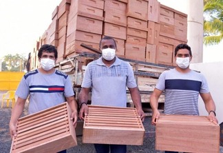 O repasse de recursos garantiu aos apicultores o custeio de aproximadamente três mil caixas-colmeia (Foto: Fernando Oliveira/Secom-RR)