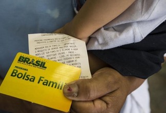Nesta quinta-feira (18), 14.524.150 famílias começam a receber a parcela de março do Bolsa Família (Foto: Divulgação)