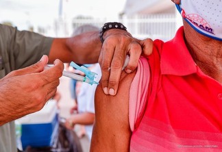 Até o momento, foram vacinadas 1.525 pessoas com comorbidades (Foto: Divulgação)
