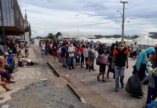 Desde a reabertura da fronteira, Pacaraima vive lotada de pessoas recém-chegadas ao país (Foto: Divulgação)