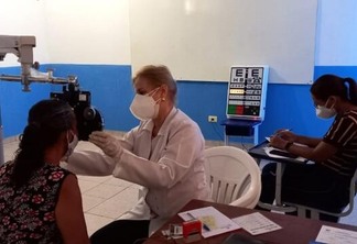 Foram realizados 250 atendimentos especializados na área de oftalmologia, ginecologia, cardiologia e pediatria, na sede da Escola Estadual Nilo José de Melo.(Foto: Divulgação)