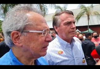 Bolsonaro e Paulo Guedes concederam entrevista coletiva neste domingo (Foto: Reprodução/Agência Brasil)