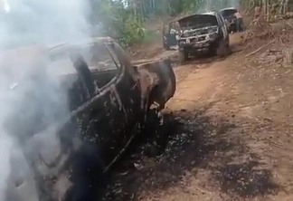 De acordo com a presidente da Associação, Isa Carine, foram ateados fogo em sete caminhonetes, que segundo ela, estavam em uma fazenda e não estavam irregulares. (Foto: Divulgação)