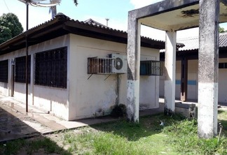 Situação precária da escola estadual Maria das Neves Rezende (Foto: Seinf)