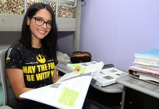 Estudante se dedica com série de estudos e revisão (Foto: Nilzete Franco/FolhaBV)