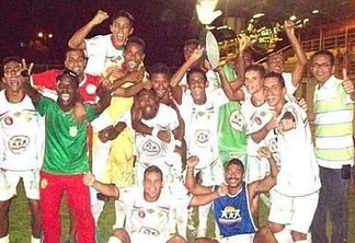 Time do Real de 2011, um verdadeiro ferrolho. Equipe representa São Luiz do Anauá (Foto: Wilson Barbosa)