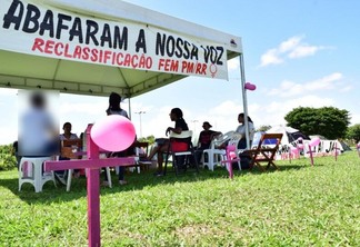 Mulheres esperam conversar formalmente com o governador (Foto: Nilzete Franco/FolhaBV)