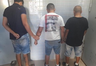 O brasileiro F.A.W., de 22 anos, o venezuelano A.J.C.S., de 37, e o colombiano J.A.C.R. foram presos na tarde deste sábado, 9 (Foto: Divulgação)